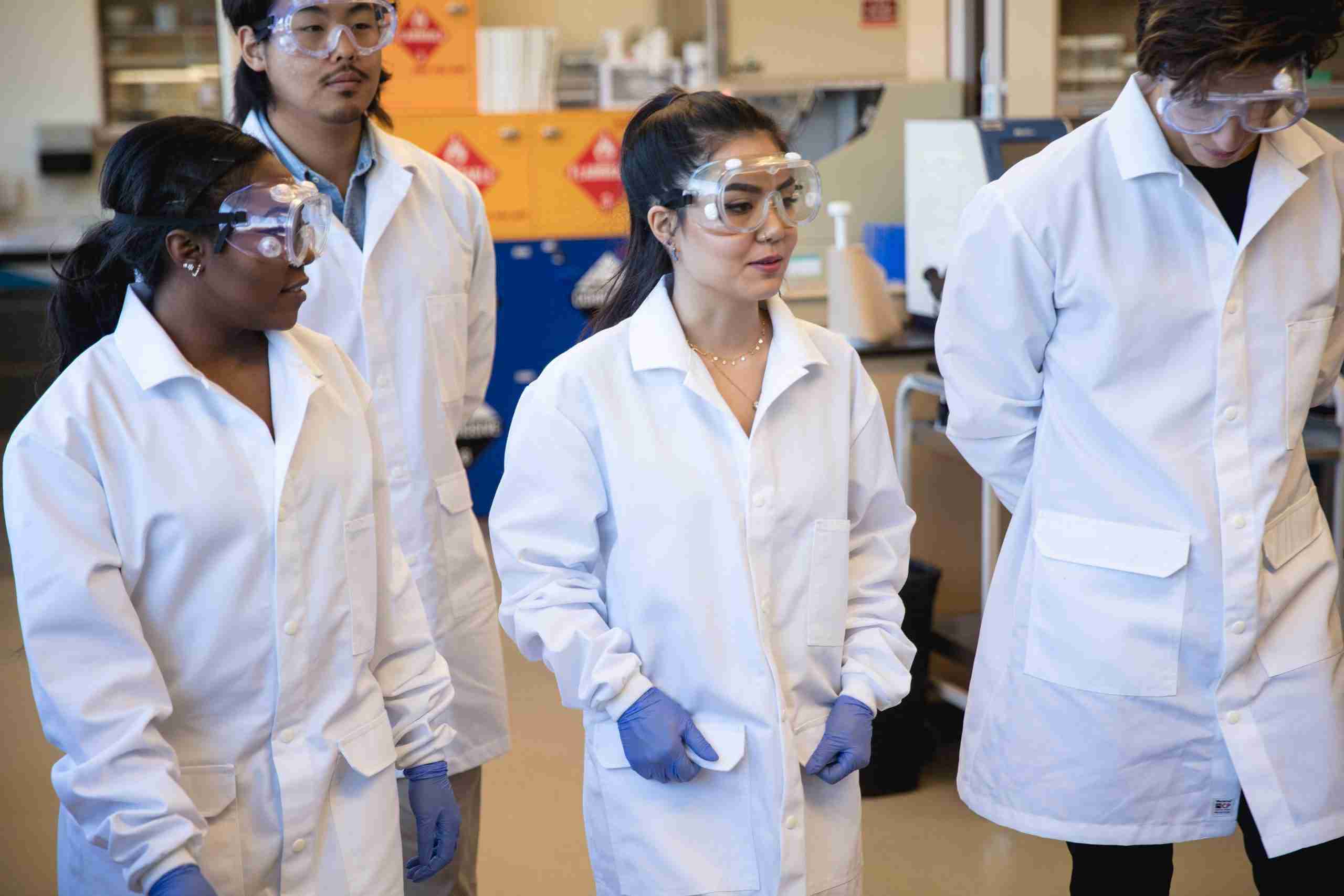 Лабораторне обладнання та стандарти безпеки