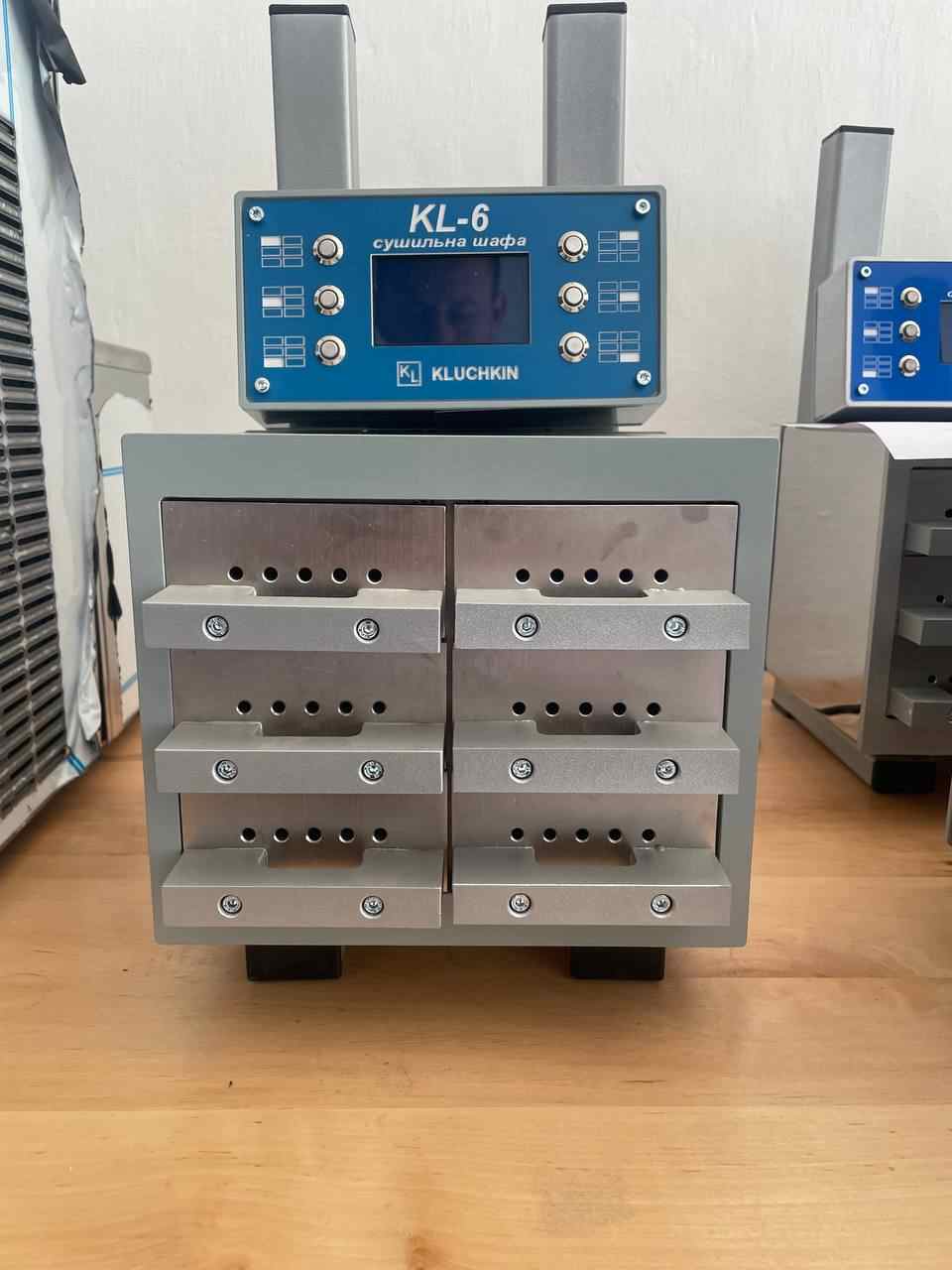 Як обрати сушильну шафу для лабораторій